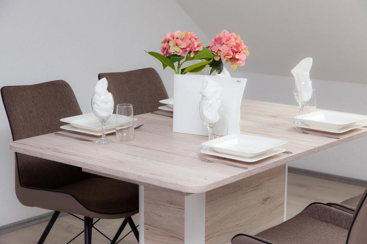 T&K Apartments Near Messe Fair Trade Duesseldorf Und Airport 3A ドゥイスブルグ エクステリア 写真