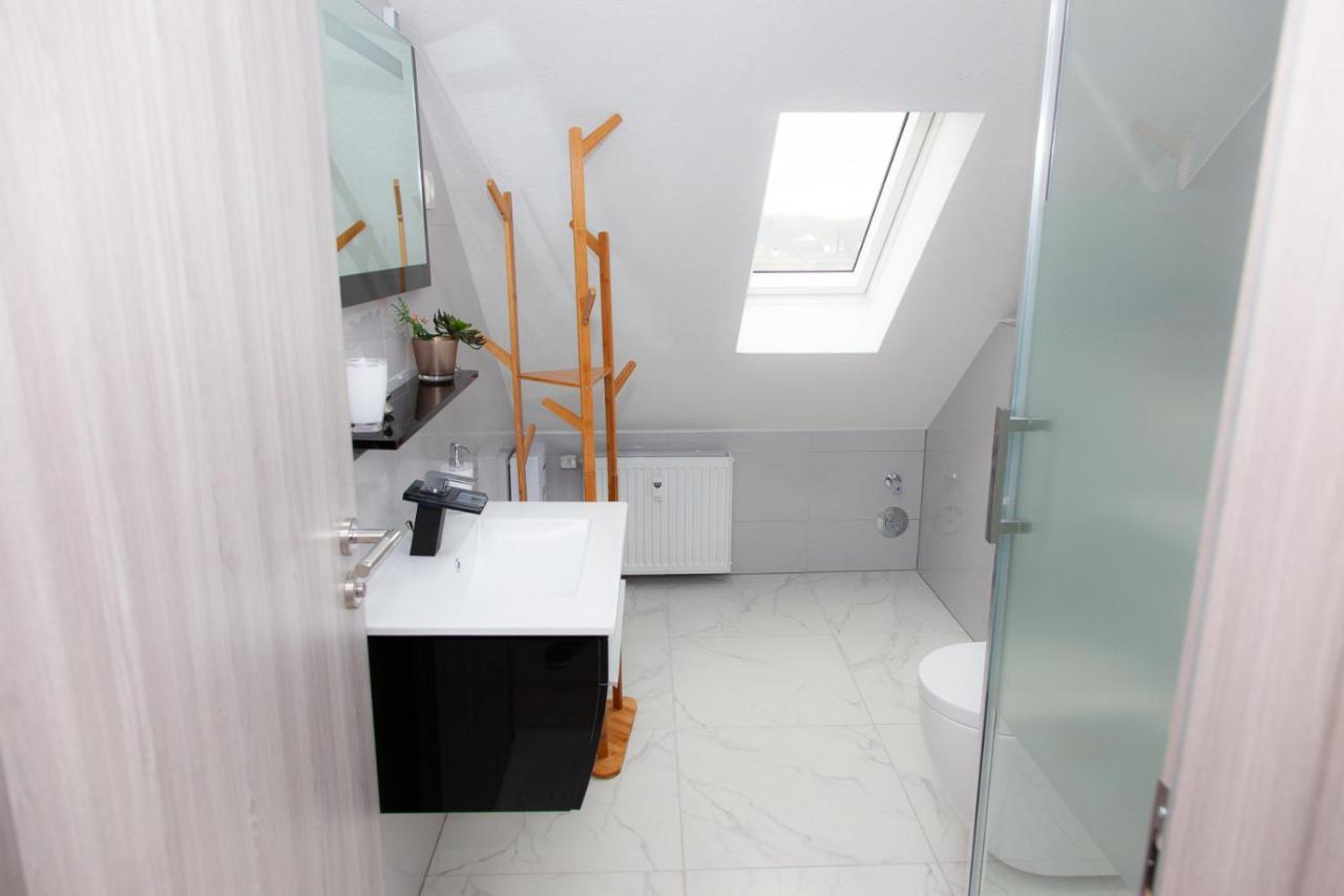 T&K Apartments Near Messe Fair Trade Duesseldorf Und Airport 3A ドゥイスブルグ エクステリア 写真