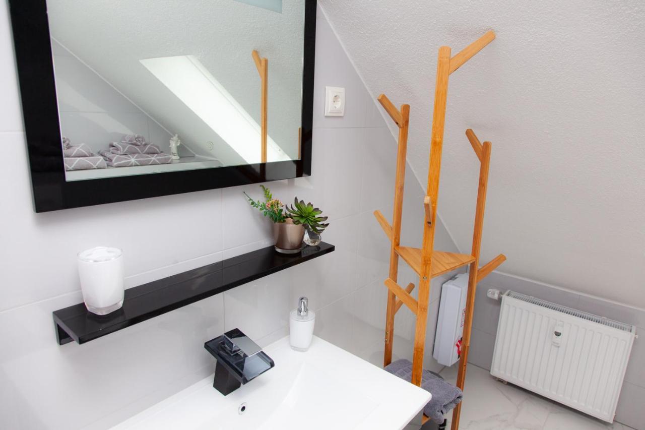 T&K Apartments Near Messe Fair Trade Duesseldorf Und Airport 3A ドゥイスブルグ エクステリア 写真