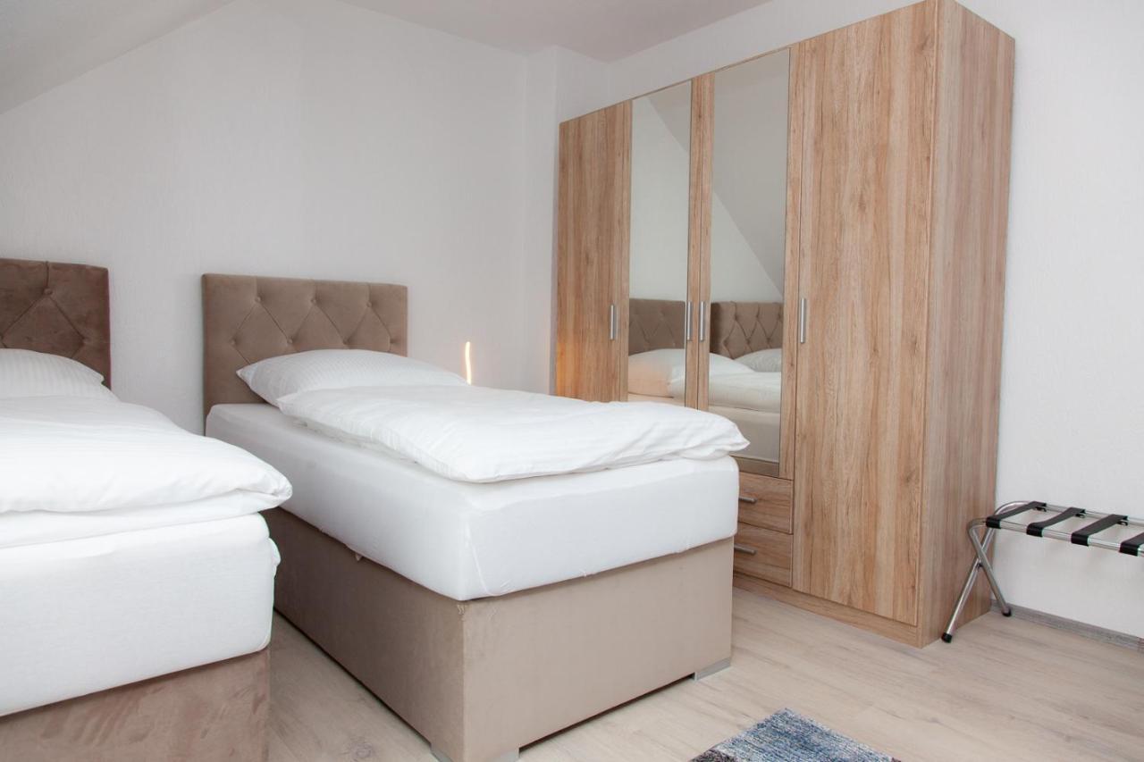 T&K Apartments Near Messe Fair Trade Duesseldorf Und Airport 3A ドゥイスブルグ エクステリア 写真